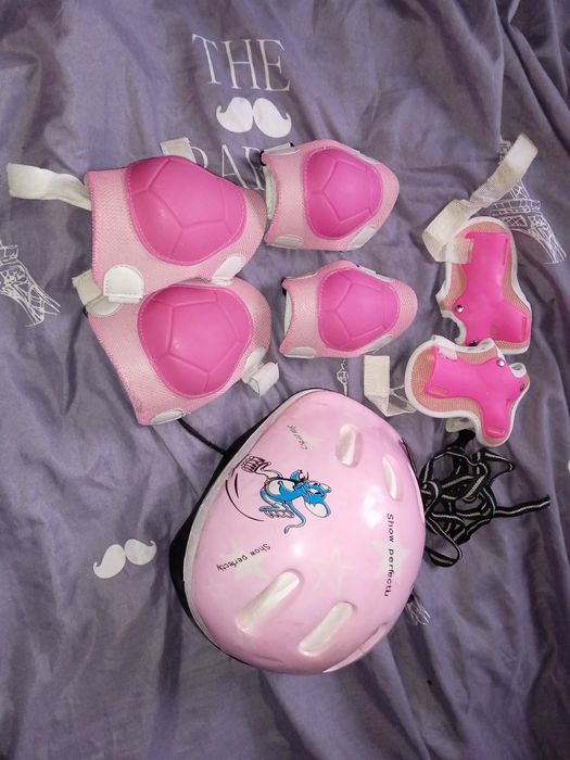 Отдам ролики и защиту.