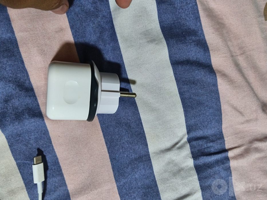 iPhone zaryadlash qurilmasi