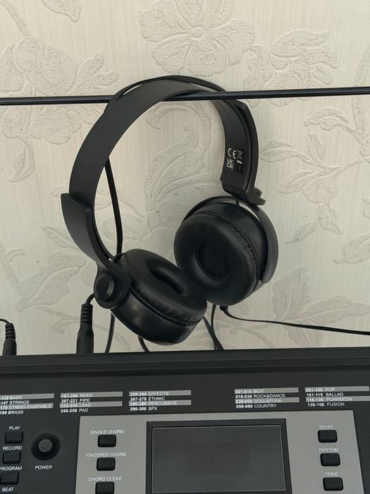 Продам новый синтезатор