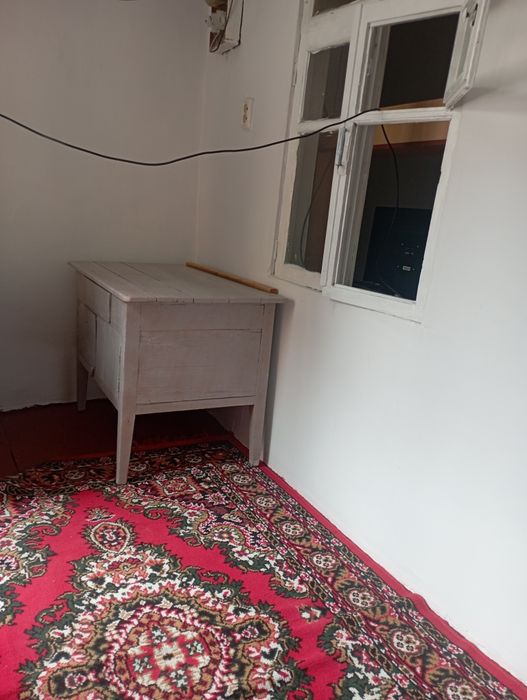 Mirobod tumani. Avenu orqa tomoni. Hovli