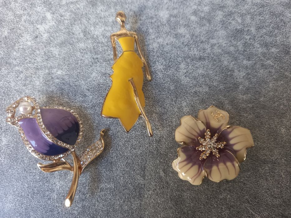 Продаются ювелирные броши и серьги под бирюзу. Зза все броши