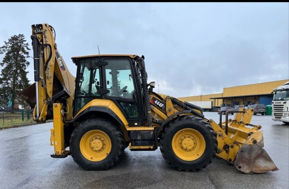 Vand/inchiriez buldoexcavator Caterpillar 444F2 2019 4600ore
