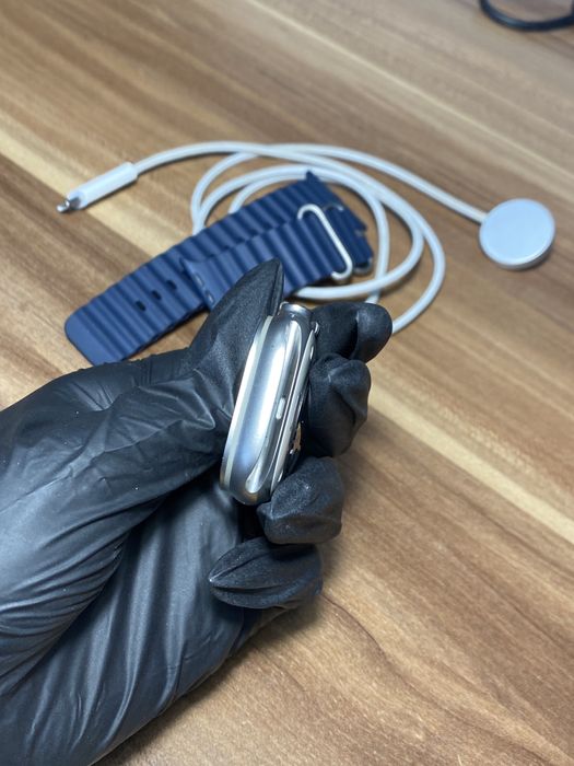 Apple Watch Ultra 2 / 49 mm / Graphite