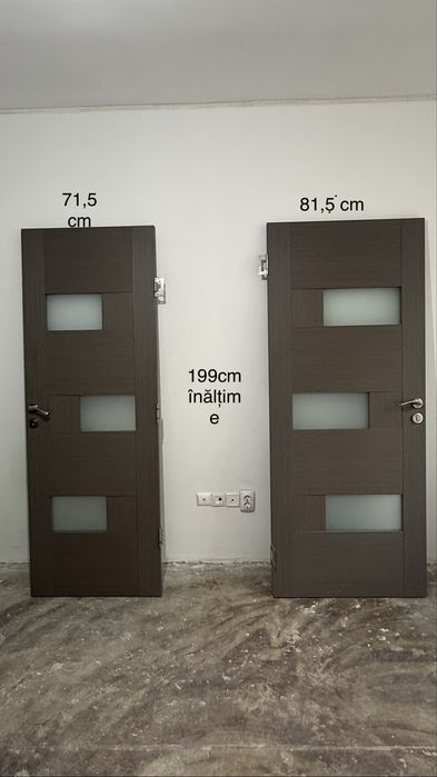 Usa de interior din lemn cu geam