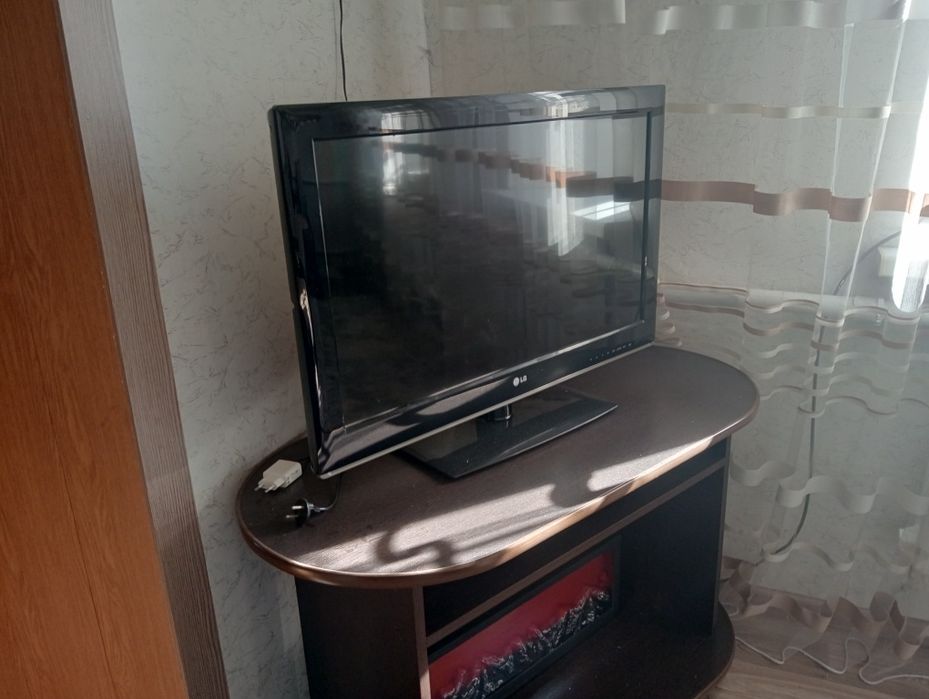 Телевизор LG в рабочем состоянии.