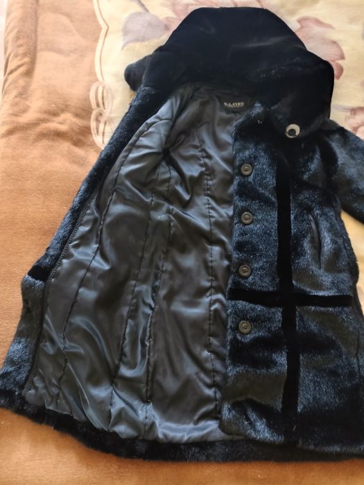 Продам женскую шубу