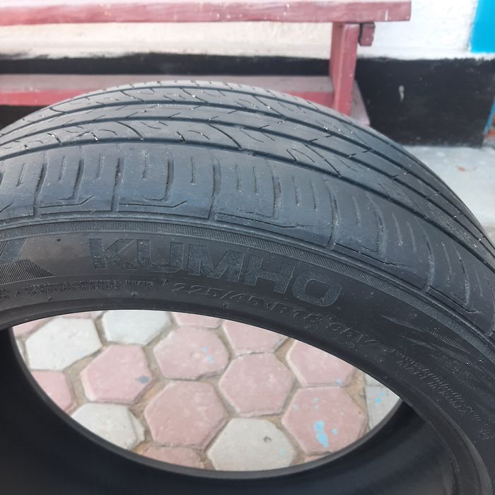 Продам шины 225/45/18