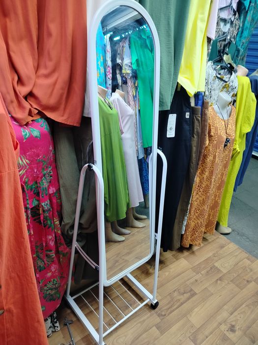Продам зеркало напольное