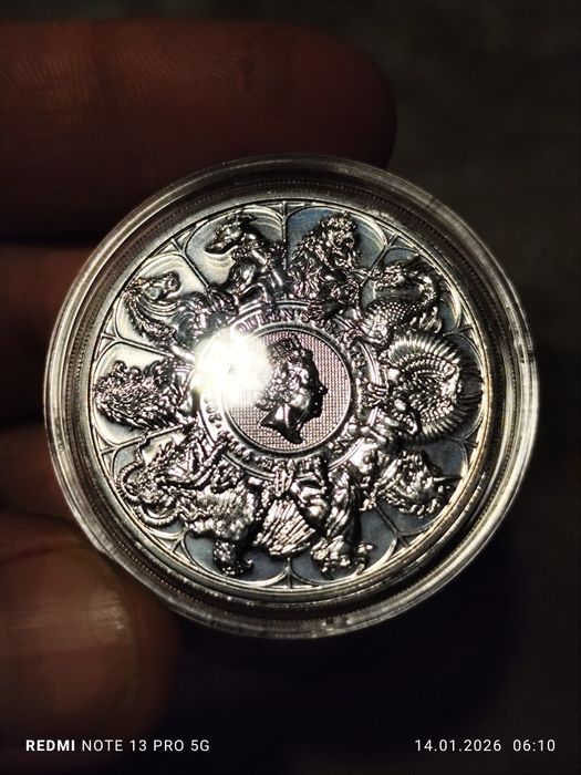 Сребърна монета Зверовете на Кралицата