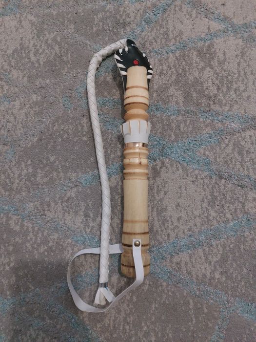 Камшы кнут  плётка