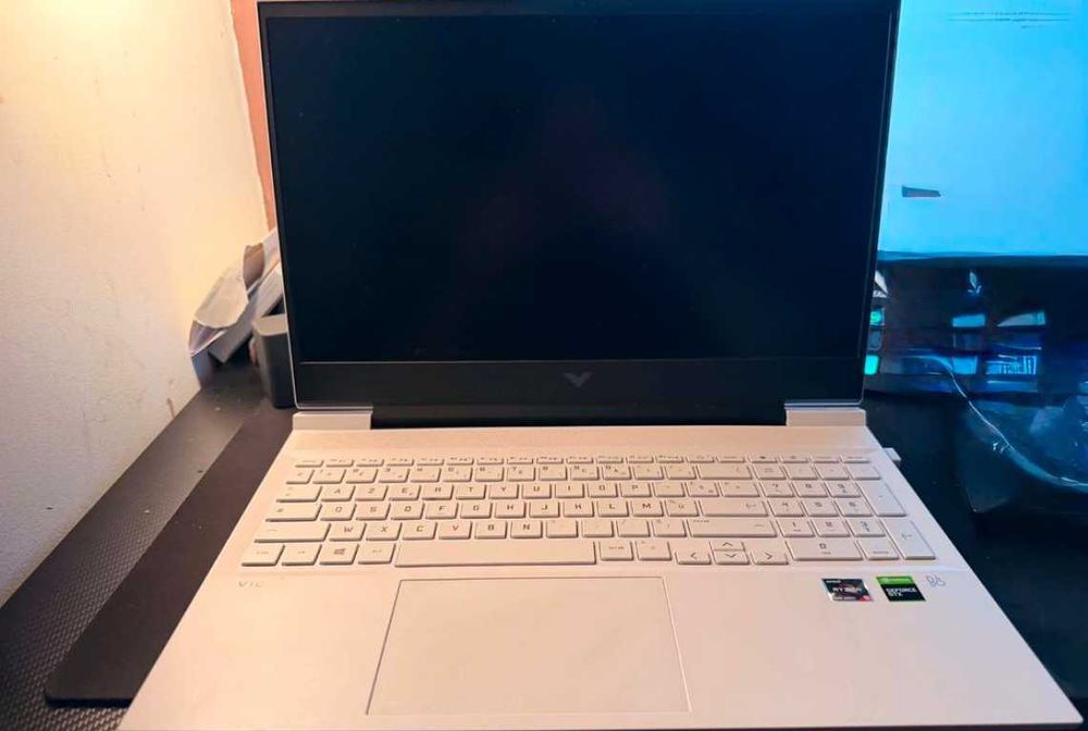 Laptop Gaming HP Victus 16 | RTX 3060 6GB 130W vbios | Ryzen 5 5600H 6/12 cores 4.2Ghz | Baterie 100% audio Bowers&Wilkins | 16GB DDR4 512GB SSD