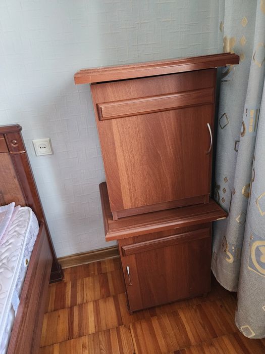 Тумба прикроватная