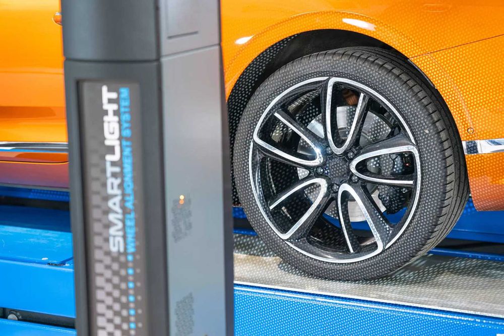 К-т безконтактен стенд за реглаж и ножичен вкопан подемник