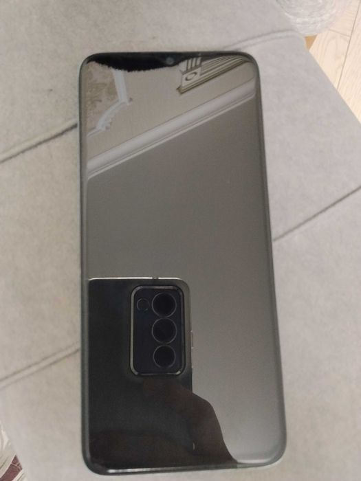 Продам срочно смартфон HONOR X6a