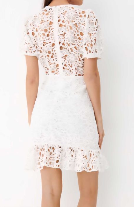 Рокля с плетена дантела марка Mohito размер 40 нова