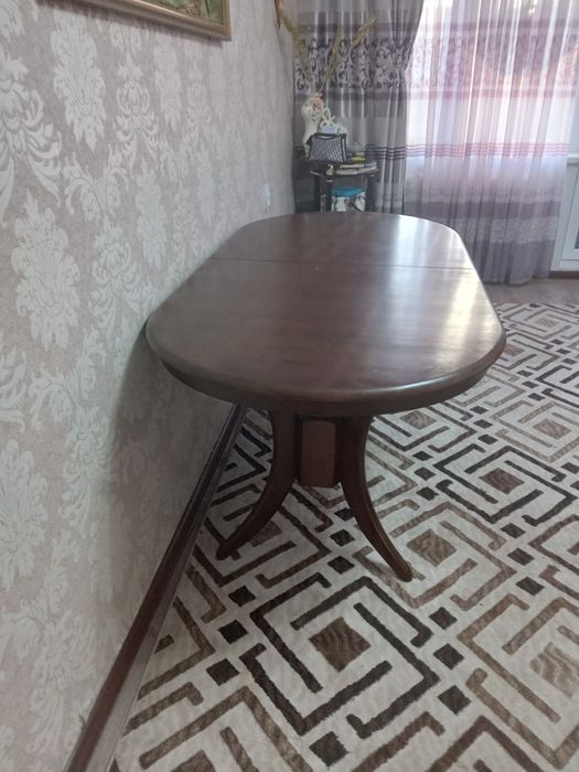 Продаётся стол в отличном состоянии