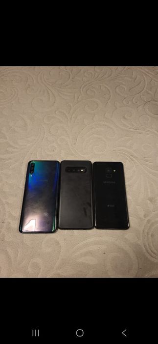 Vând 3 telefoane samsung