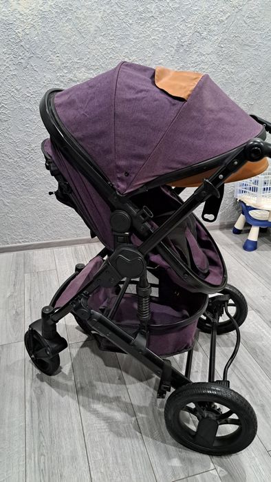 Коляска трансформер в отличном состоянии.