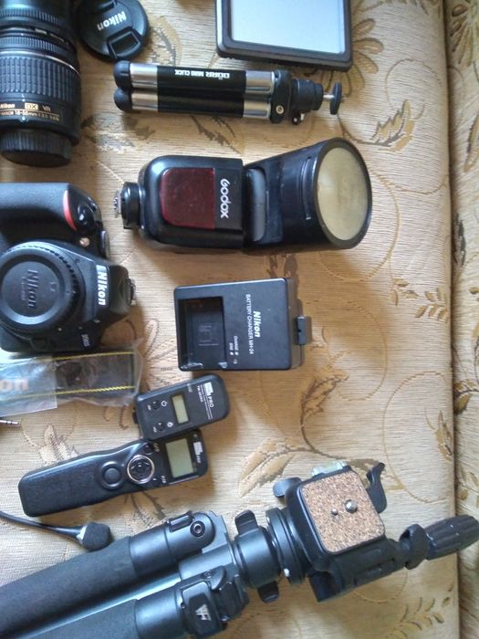 Коледна цена .Предлагам отлична фото камера Nikon D5600