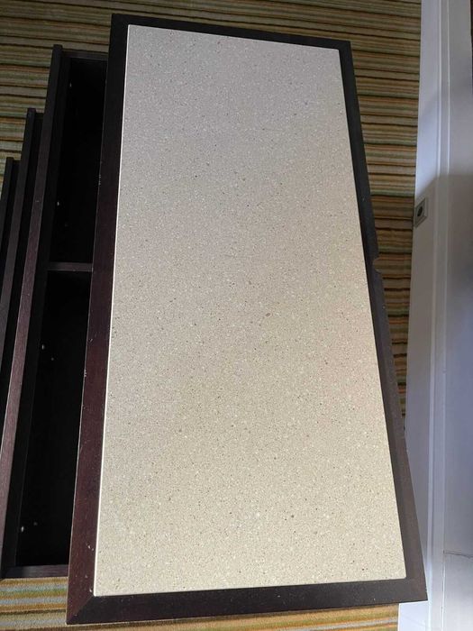 Comoda din MDF furniruit si placa din marmura