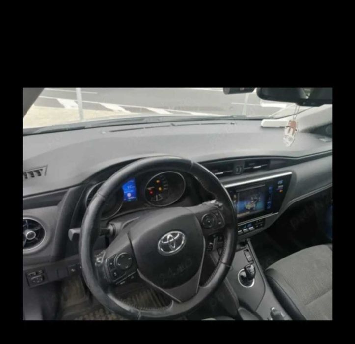 Toyota auris break hybrid