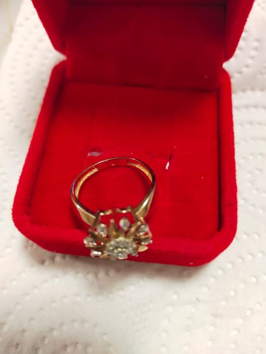 Продам кольцо новый