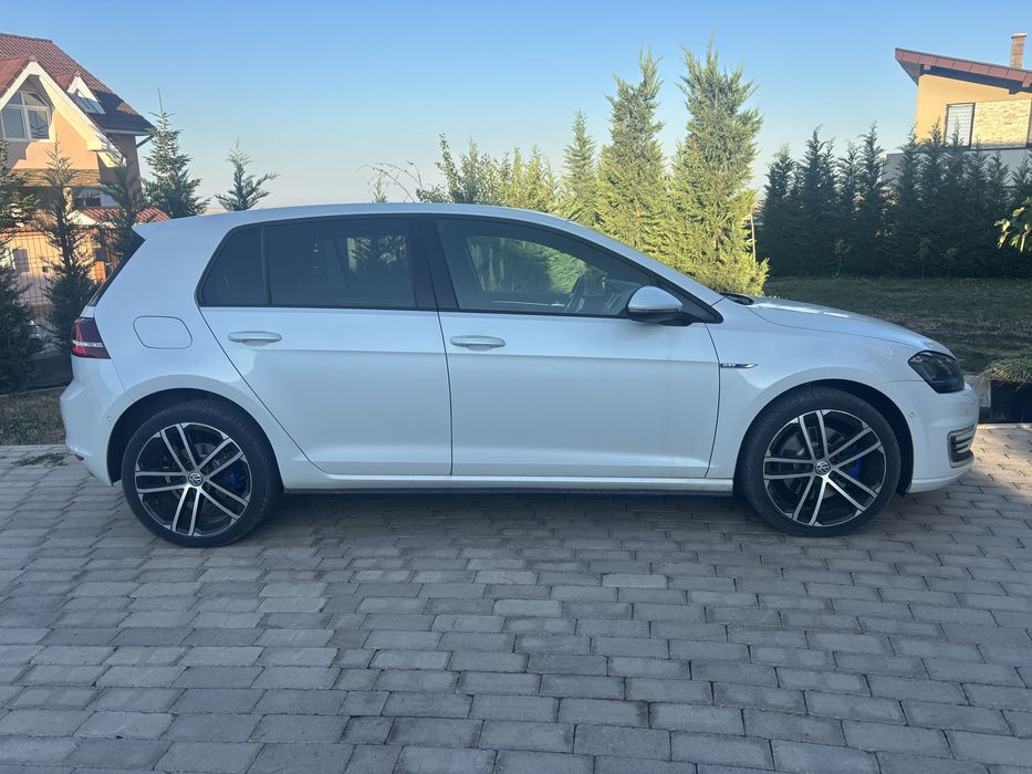 VOLKSWAGEN e-Golf 2015 — imagine 2