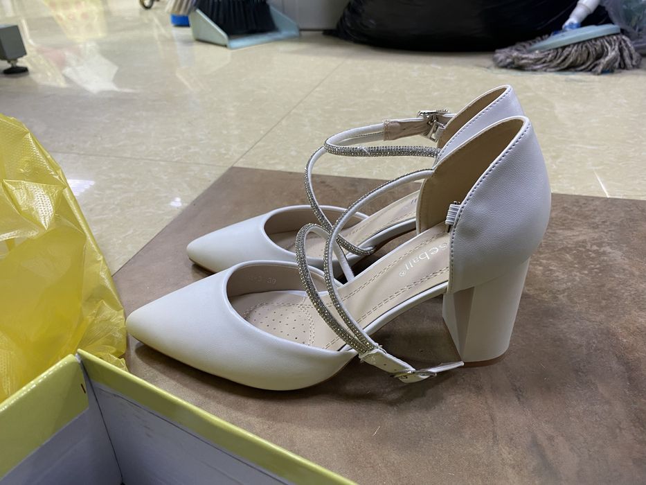 Туфли белая