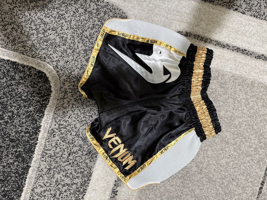 Venum Muay thai шорти