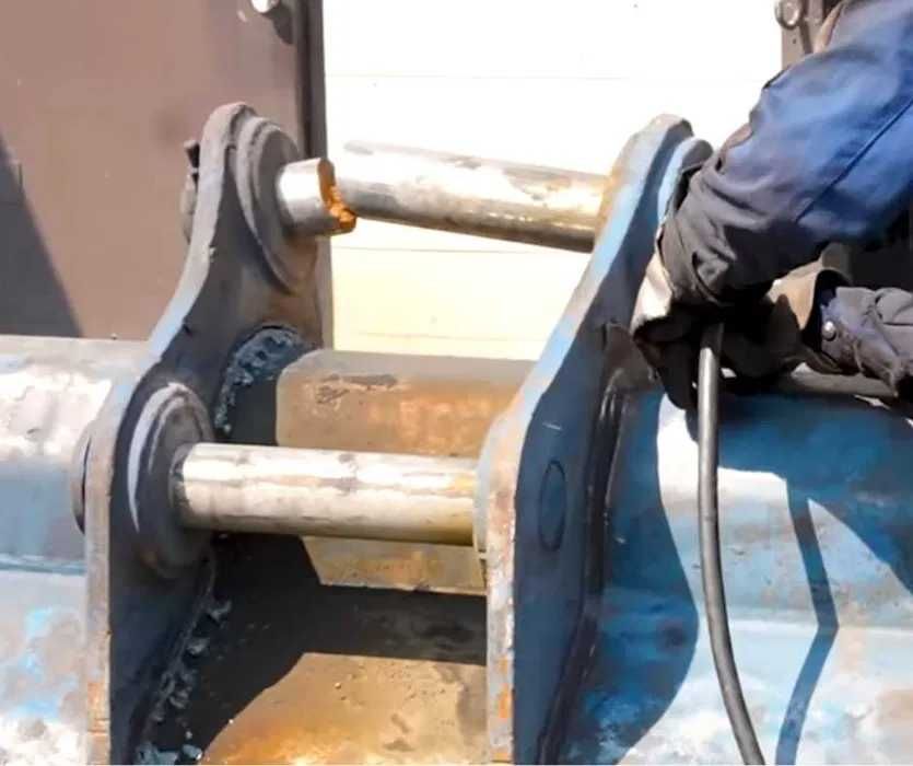 Ремонт и възстановяване на кофи за строителна и селскостопанска техника