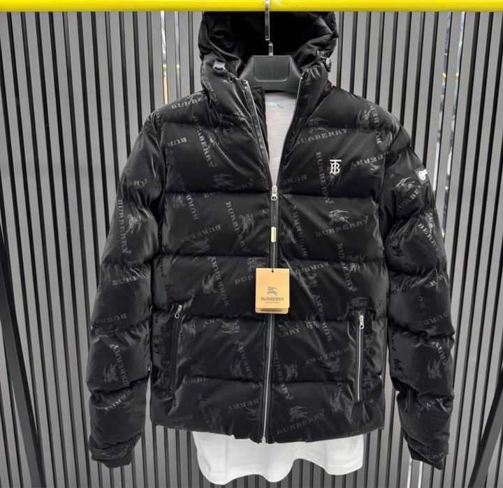 Geacă Burberry bărbați.