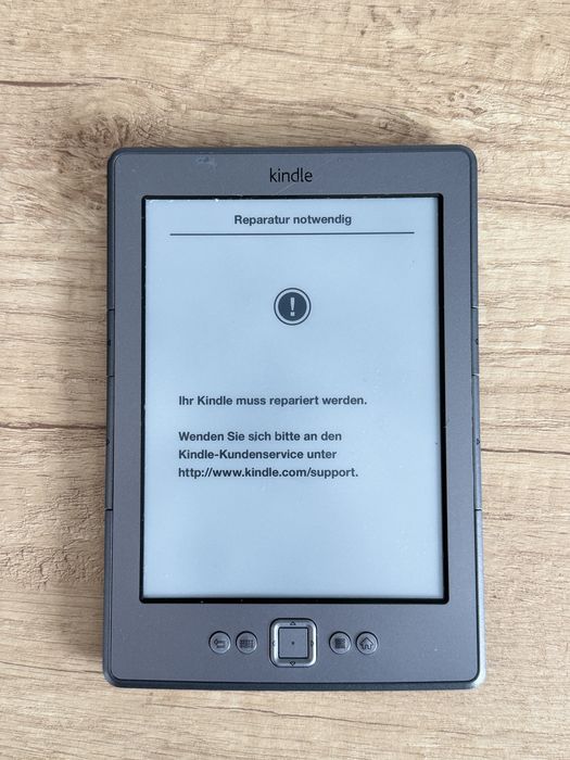 3 броя Kindle (D01200, D01100)