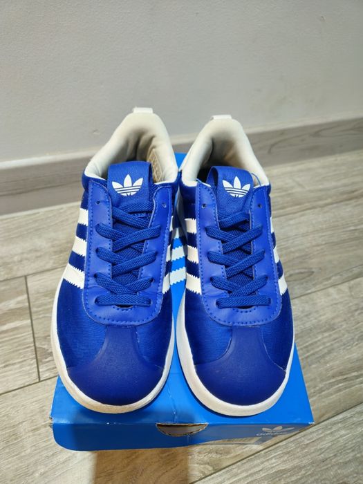 Adidas gazdele albastru 31.5