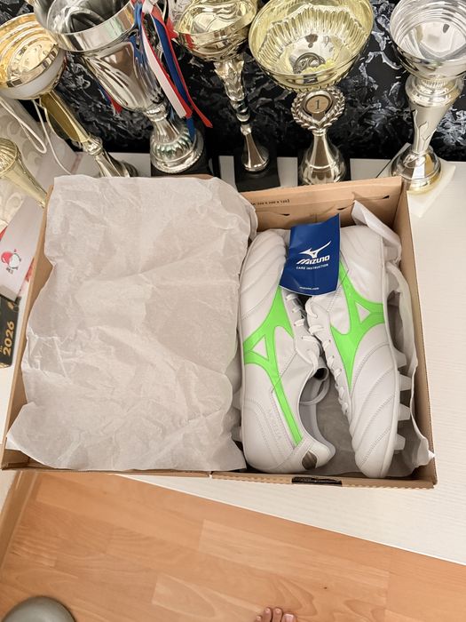 Mizuno Morelia Neo IV Elite – White/Neon Green