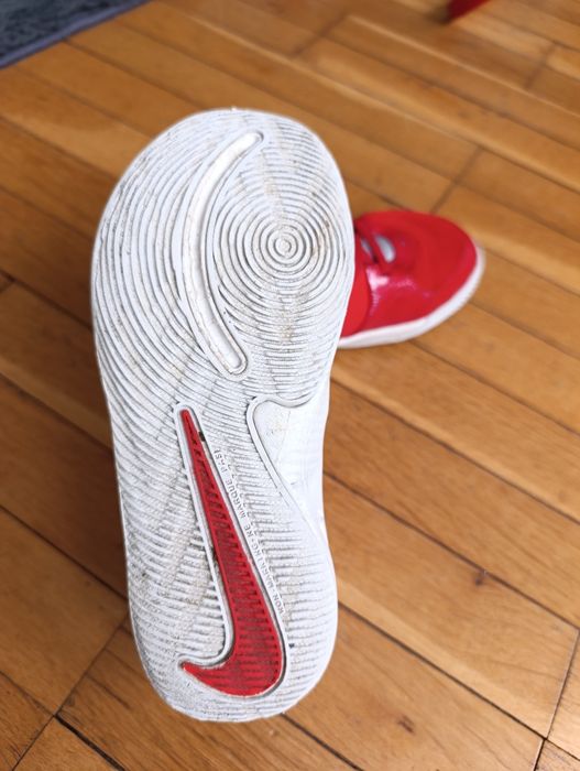 Маратонки Nike Team Hustle - 28,5  ном.