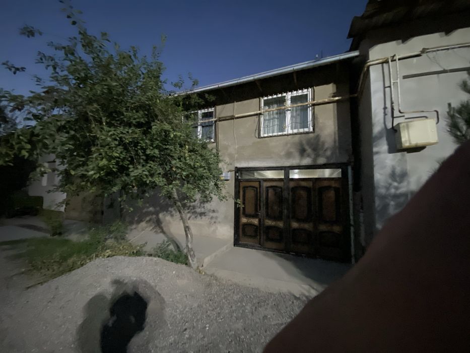 Yagiyolda 4 sotok 5 xona + 1 oshxona uy tezda sotiladi