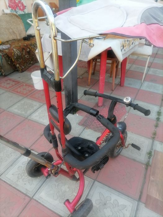 Продам детский велосипед с ручкой