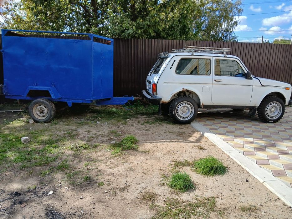 Автомобиль и прицеп