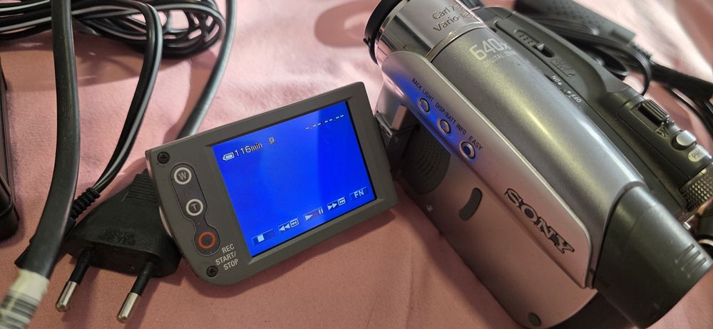 Camera video cu caseta miniDV, Sony DCR-HC23E + placa de captura