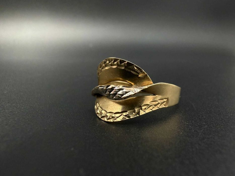 Dracula Amanet: Inel de Aur 2.64Gr/14K.