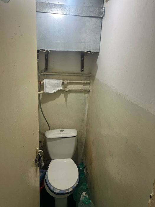 Кулай локацияда катта йул ёкасида жойлашган квартира шошилинч сотилади