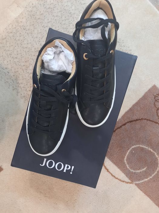 Продам сникерсы joop