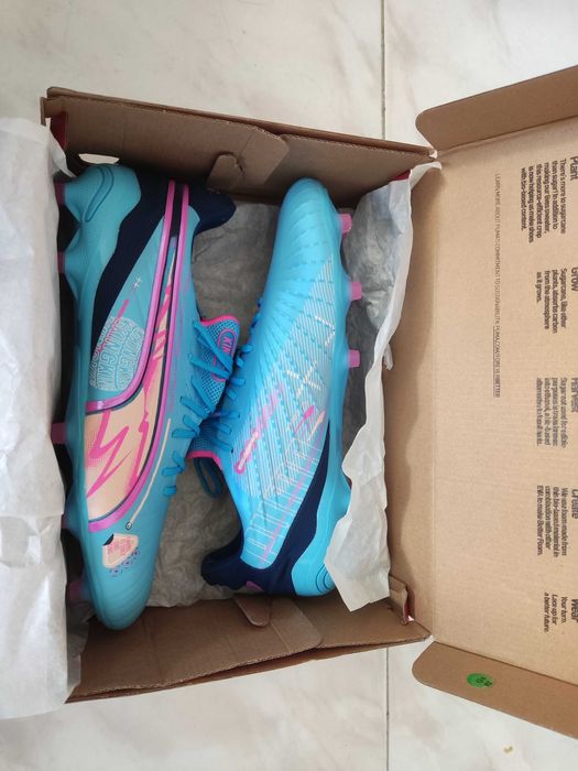 Футболни обувки / Бутонки Puma King Ultimate Volume UP Стелка 27 см