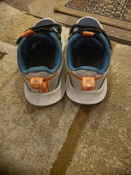 Продам красовки  очень легкие