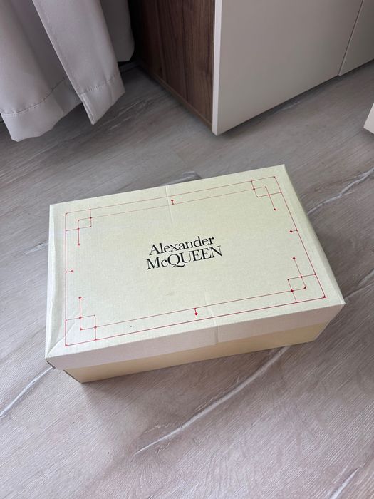 Alexander McQueen сникърси