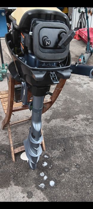 YAMAHA four stroke 2,5k.c