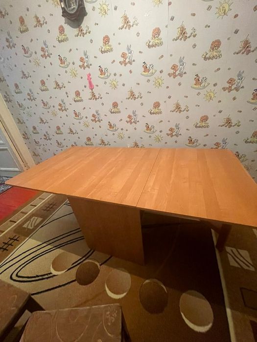 Продам складной стул со стульями