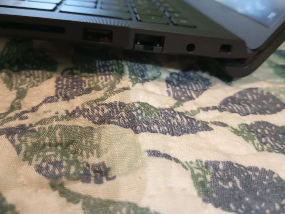 Лаптоп Dell Vostro