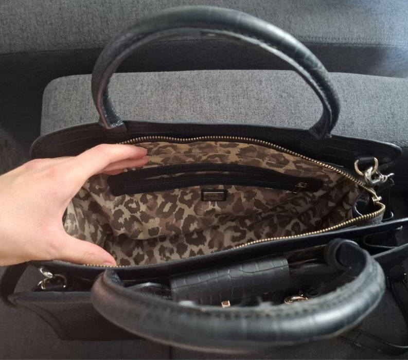 Vand Geanta Guess originala