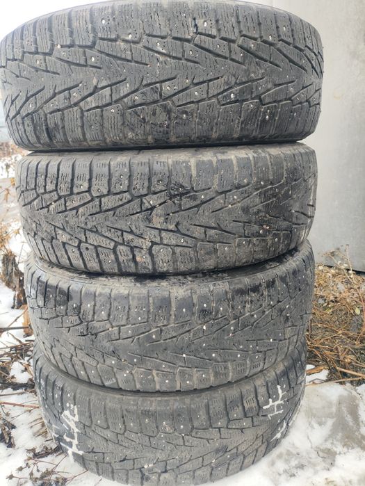 Продам комплект зимней резины